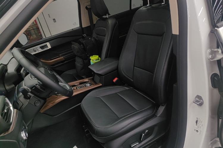 Used Ford Explorer 2020 EcoBoost 285 4x4 Titanium Edition 7-Seater Left Front Seat