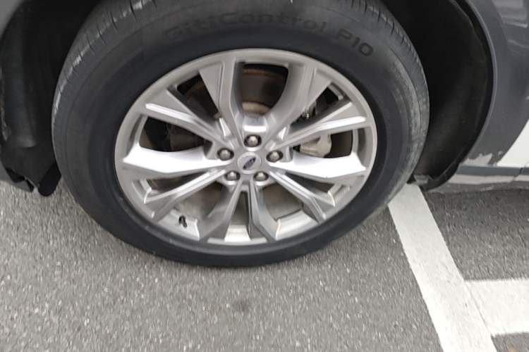 Used Ford Explorer 2020 EcoBoost 285 Rear-Drive Trend Edition 7-Seater Left Front Wheel Hub