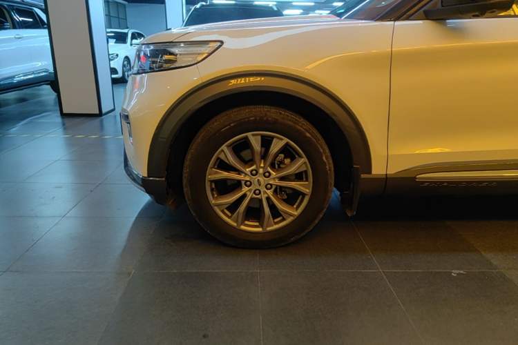 Used Ford Explorer 2020 EcoBoost 285 4x4 Trend Edition 7-Seater Left Front Wheel Hub