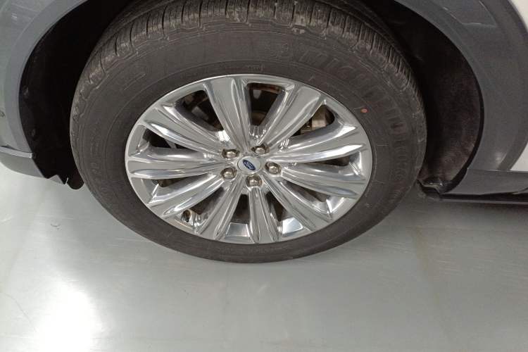 Used Ford Explorer 2020 EcoBoost 285 4x4 Titanium Edition 6 Seats Left Front Wheel Hub