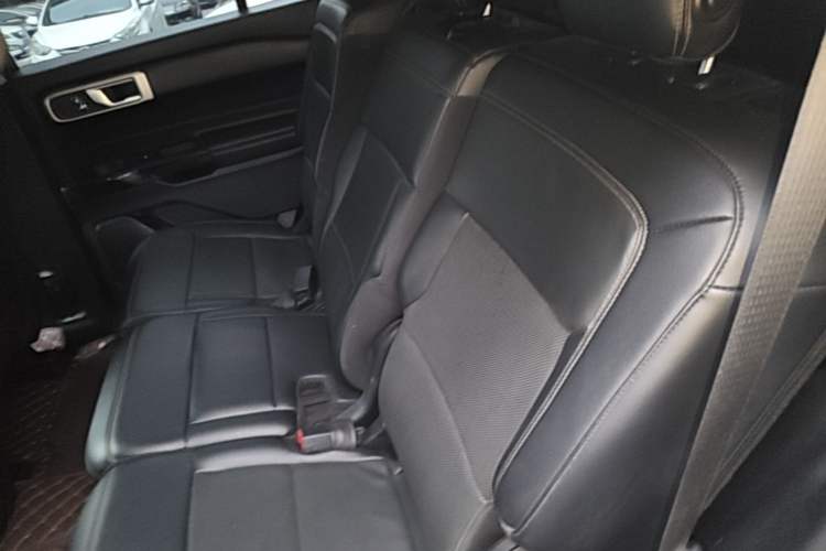 Used Ford Explorer 2020 EcoBoost 285 Rear-Drive Trend Edition 7-Seater Left Rear Seat