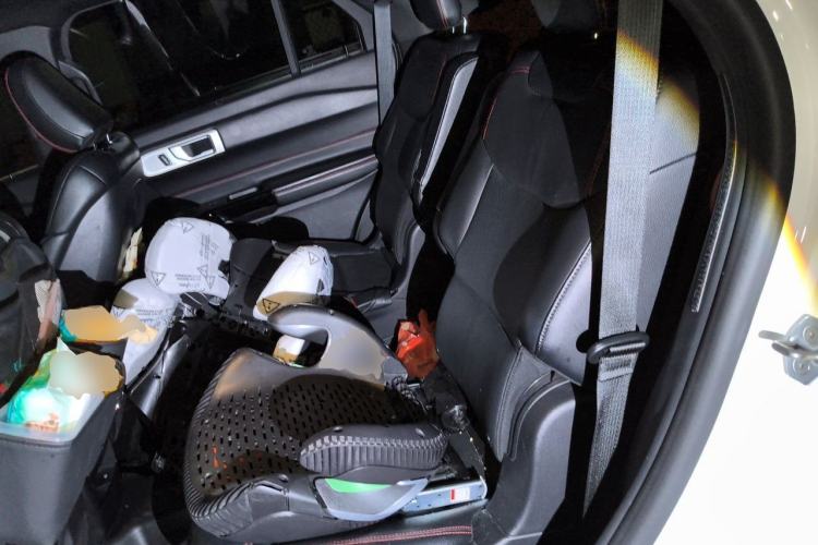Used Ford Explorer 2020 EcoBoost 285 4x4 Sport Edition ST-LINE 6-Seater Left Rear Seat