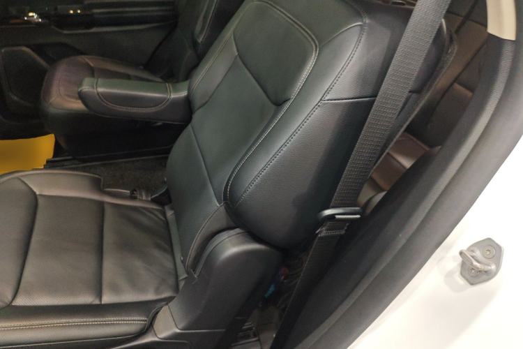Used Ford Explorer 2020 EcoBoost 285 4x4 Titanium Edition 6 Seats Left Rear Seat