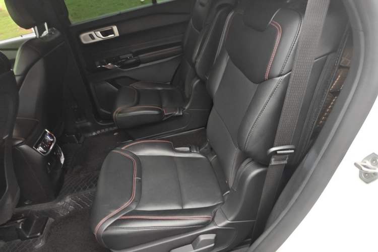 Used Ford Explorer 2020 EcoBoost 285 4x4 Sport Edition ST-LINE 6-Seater Left Rear Seat