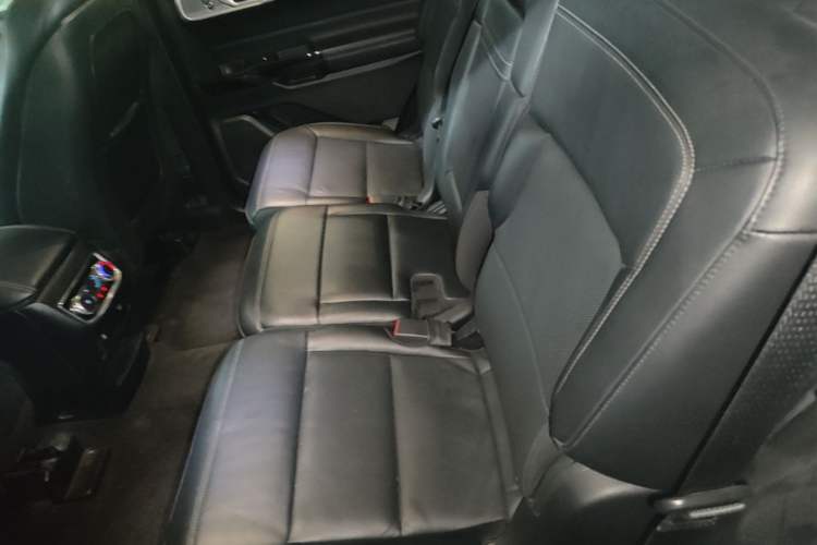 Used Ford Explorer 2020 EcoBoost 285 4x4 Titanium Edition 7-Seater Left Rear Seat