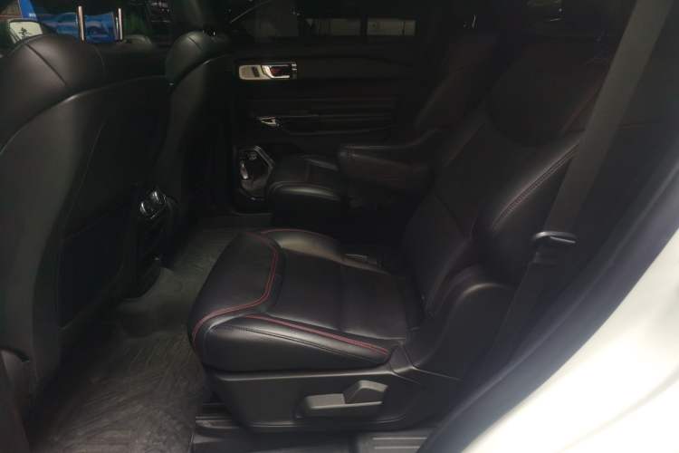 Used Ford Explorer 2020 EcoBoost 285 4x4 Sport Edition ST-LINE 6-Seater Left Rear Seat