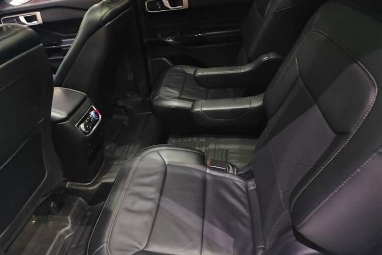 Used Ford Explorer 2020 EcoBoost 285 Rear-Drive Trend Edition 6 Seats Left Rear Seat