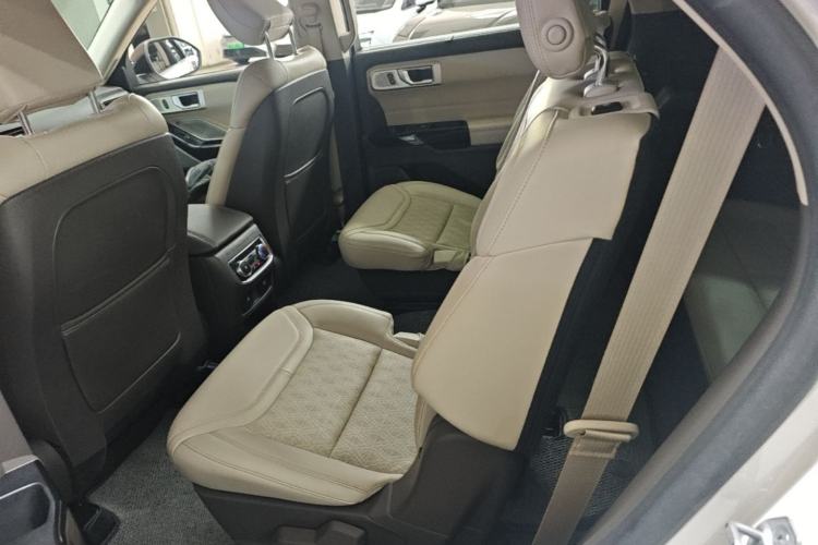 Used Ford Explorer 2020 EcoBoost 285 4x4 Platinum Edition 6 Seats Left Rear Seat