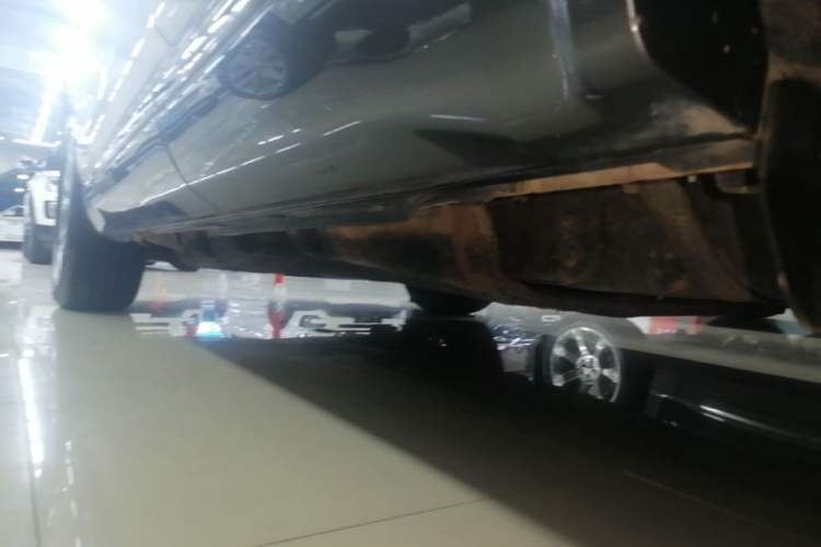 Used Ford Explorer 2020 EcoBoost 285 4x4 Trend Edition 7-Seater Left Side Sill