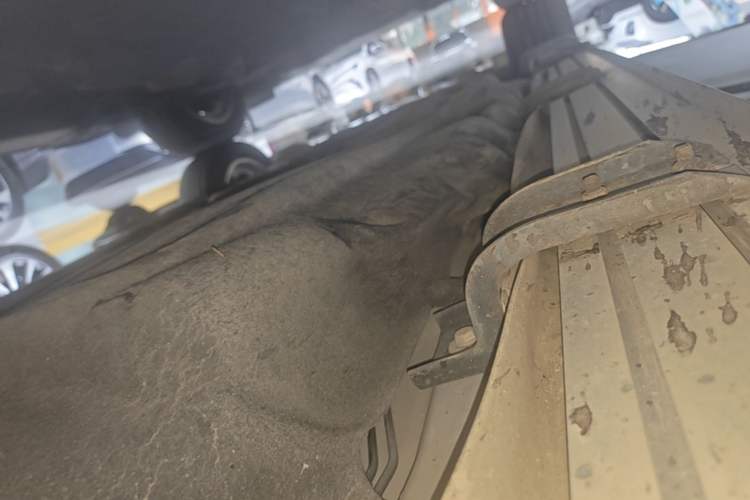 Used Ford Explorer 2020 EcoBoost 285 4x4 Titanium Edition 7-Seater Left Side Sill