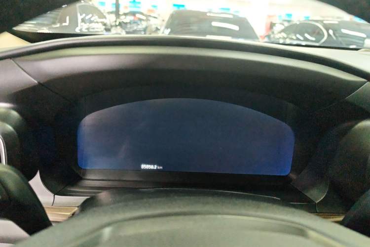 Used Ford Explorer 2020 EcoBoost 285 4x4 Titanium Edition 7-Seater Odometer Close Up