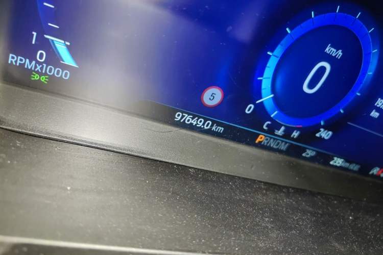 Used Ford Explorer 2020 EcoBoost 285 Four-Wheel Drive Sport Edition ST-LINE 7-Seater Odometer Close Up