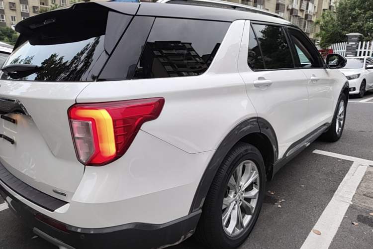 Used Ford Explorer 2020 EcoBoost 285 Rear-Drive Trend Edition 7-Seater Rear Right 45 Deg