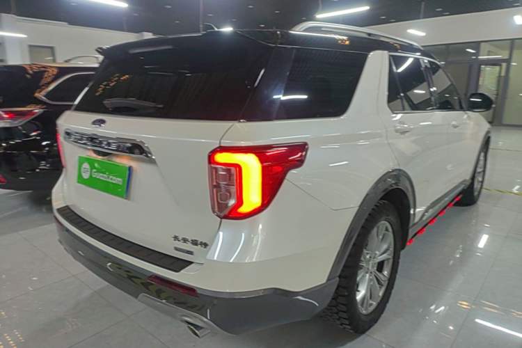 Used Ford Explorer 2020 EcoBoost 285 Rear-Drive Trend Edition 6 Seats Rear Right 45 Deg