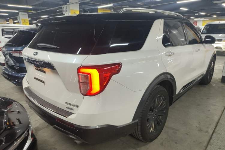Used Ford Explorer 2020 EcoBoost 285 4x4 Titanium Edition 7-Seater Rear Right 45 Deg