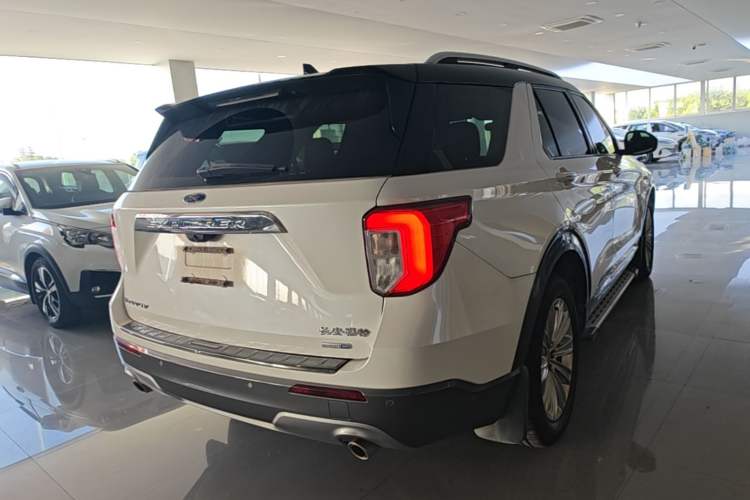 Used Ford Explorer 2020 EcoBoost 285 4x4 Titanium Edition 7-Seater Rear Right 45 Deg