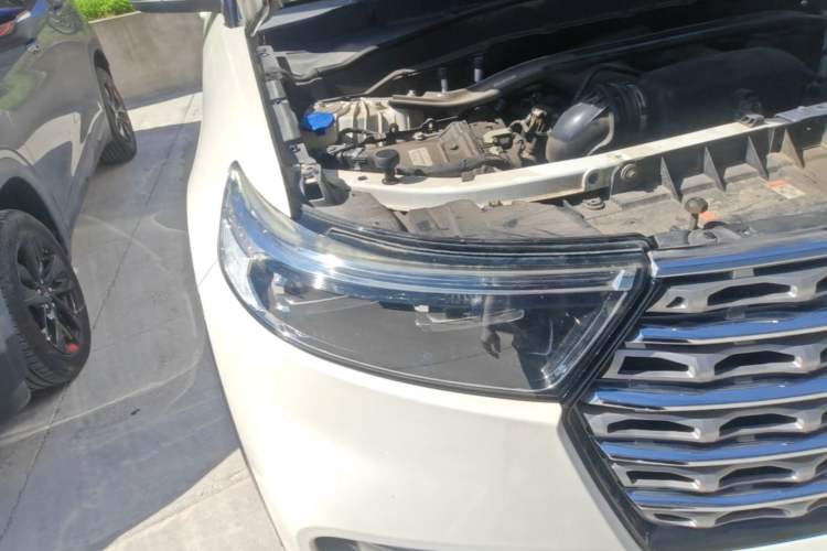 Used Ford Explorer 2020 EcoBoost 285 4x4 Titanium Edition 7-Seater Right Front Headlight