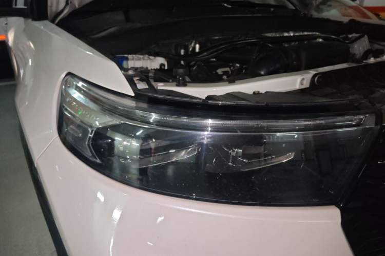 Used Ford Explorer 2020 EcoBoost 285 Four-Wheel Drive Sport Edition ST-LINE 7-Seater Right Front Headlight