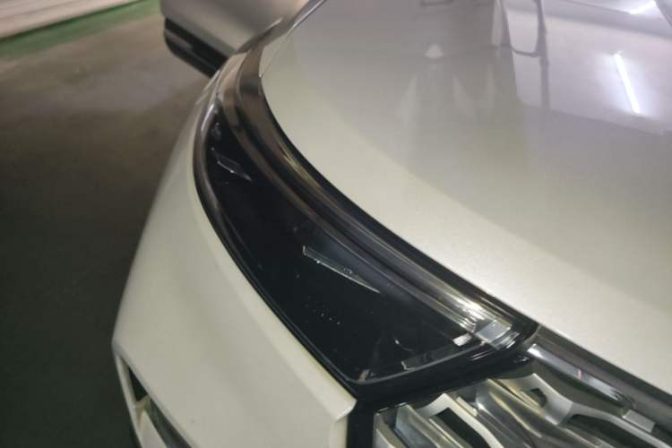 Used Ford Explorer 2020 EcoBoost 285 4x4 Titanium Edition 7-Seater Right Front Headlight