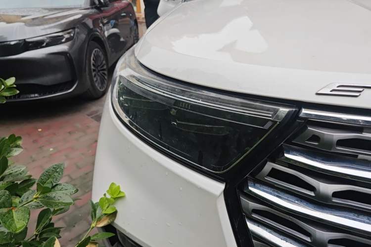 Used Ford Explorer 2020 EcoBoost 285 4x4 Titanium Edition 7-Seater Right Front Headlight