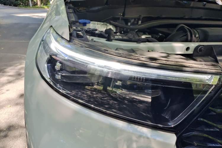 Used Ford Explorer 2020 EcoBoost 285 4x4 Titanium Edition 6 Seats Right Front Headlight