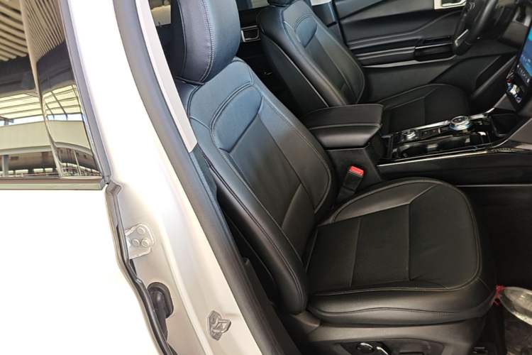 Used Ford Explorer 2020 EcoBoost 285 4x4 Titanium Edition 6 Seats Right Front Seat
