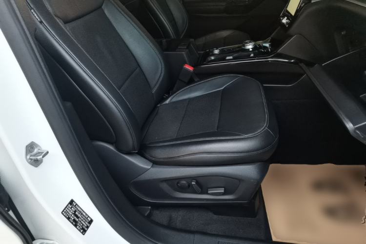 Used Ford Explorer 2020 EcoBoost 285 Four-Wheel Drive Trend Edition 6 Seats Right Front Seat