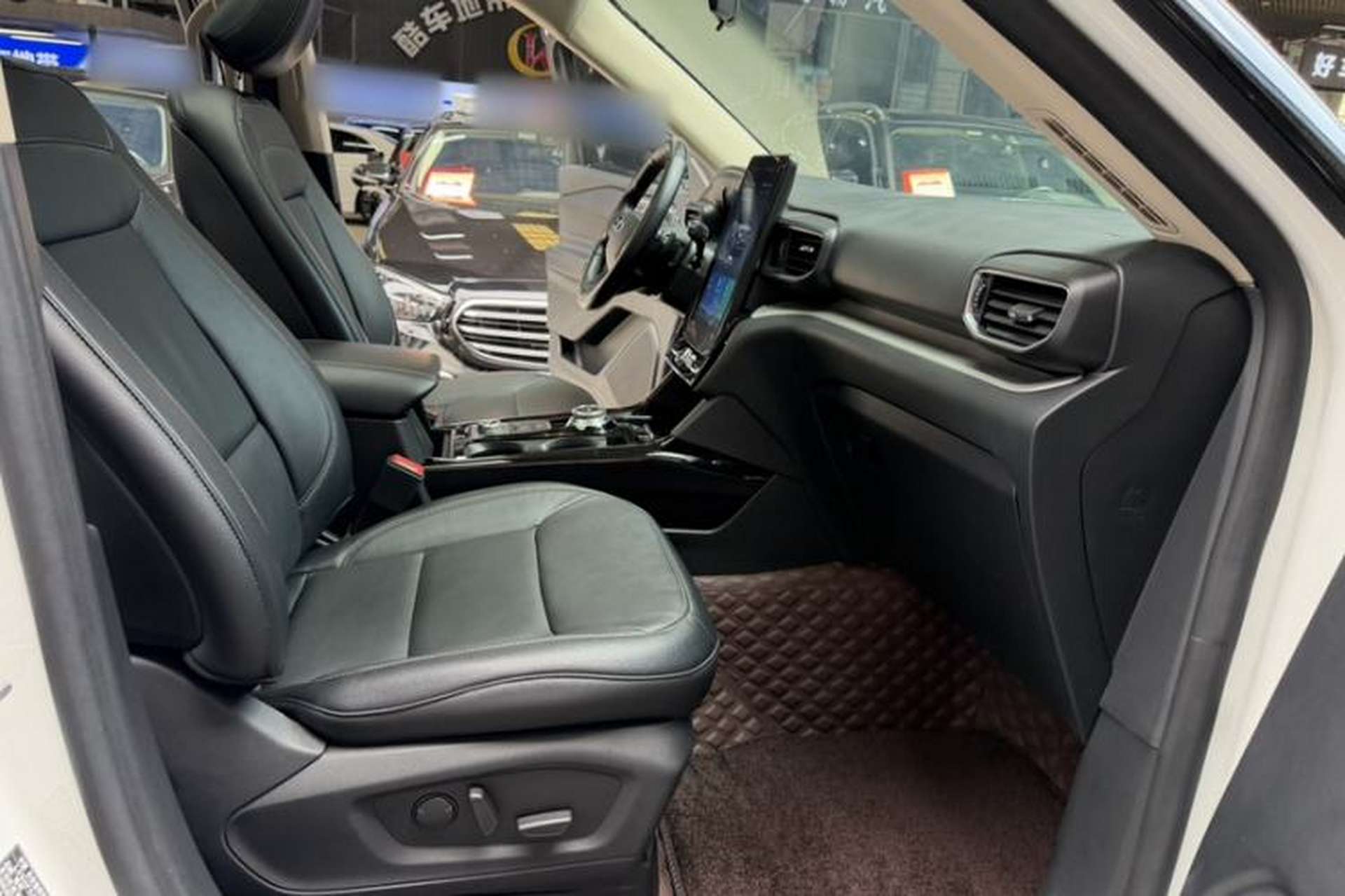 Used Ford Explorer 2020 EcoBoost 285 Four-Wheel Drive Trend Edition 6 Seats Right Front Seat