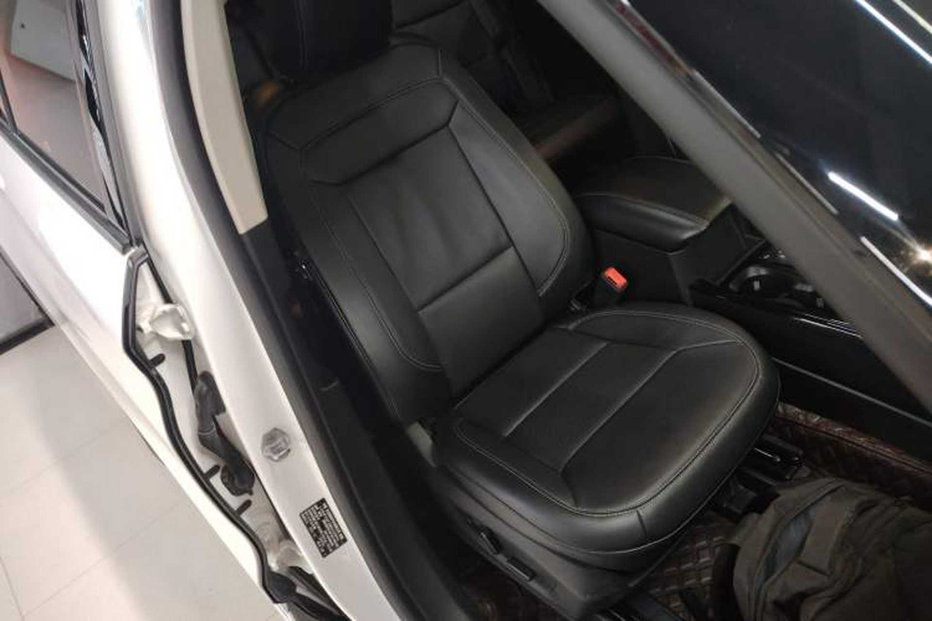 Used Ford Explorer 2020 EcoBoost 285 4x4 Trend Edition 7-Seater Right Front Seat