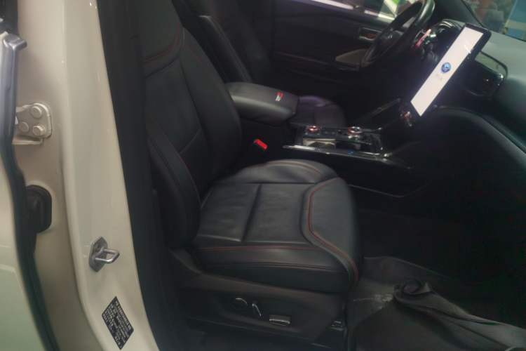 Used Ford Explorer 2020 EcoBoost 285 4x4 Sport Edition ST-LINE 6-Seater Right Front Seat