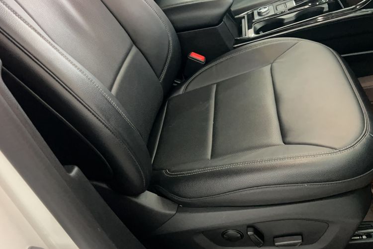 Used Ford Explorer 2020 EcoBoost 285 4x4 Trend Edition 7-Seater Right Front Seat
