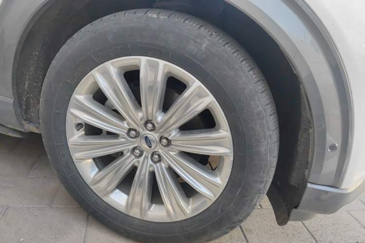 Used Ford Explorer 2020 EcoBoost 285 4x4 Titanium Edition 6 Seats Right Front Wheel Hub