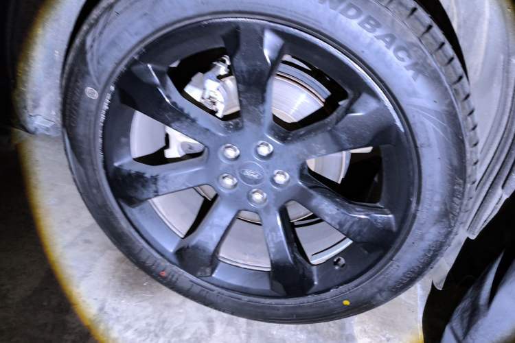 Used Ford Explorer 2020 EcoBoost 285 4x4 Sport Edition ST-LINE 6-Seater Right Front Wheel Hub