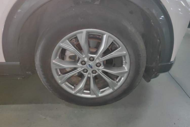 Used Ford Explorer 2020 EcoBoost 285 Four-Wheel Drive Trend Edition 6 Seats Right Front Wheel Hub