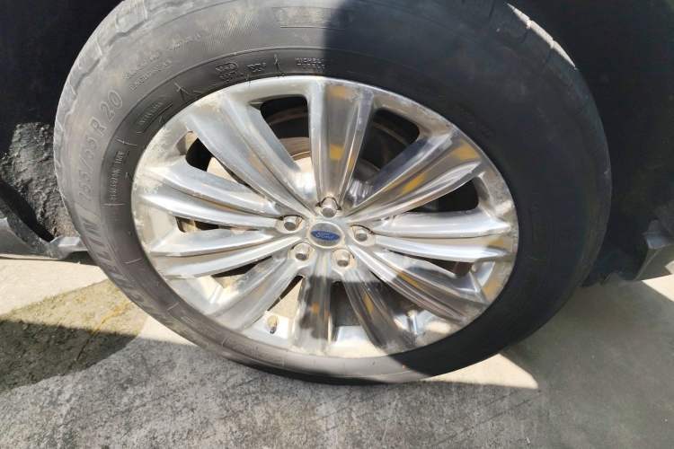 Used Ford Explorer 2020 EcoBoost 285 4x4 Titanium Edition 6 Seats Right Front Wheel Hub