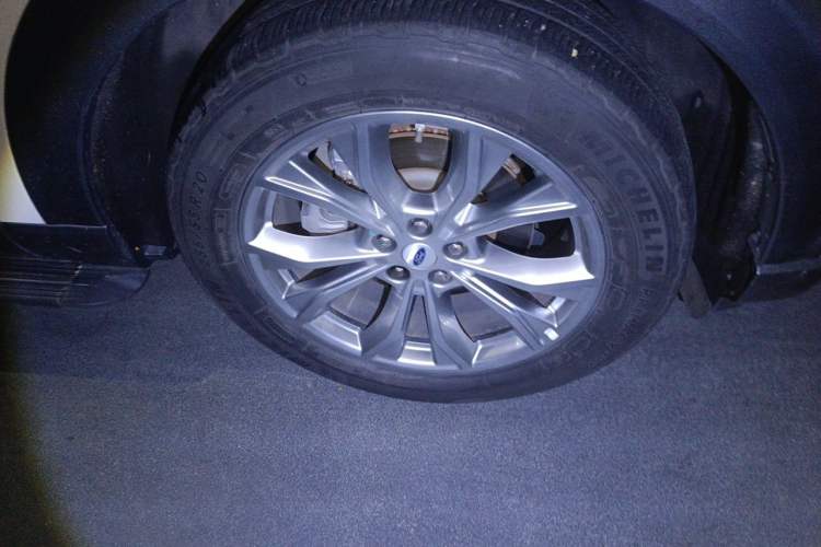 Used Ford Explorer 2020 EcoBoost 285 4x4 Trend Edition 7-Seater Right Front Wheel Hub
