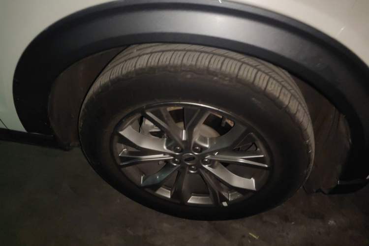 Used Ford Explorer 2020 EcoBoost 285 4x4 Trend Edition 7-Seater Right Front Wheel Hub