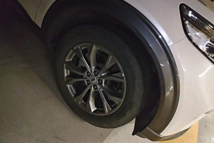 Used Ford Explorer 2020 EcoBoost 285 4x4 Trend Edition 7-Seater Right Front Wheel Hub