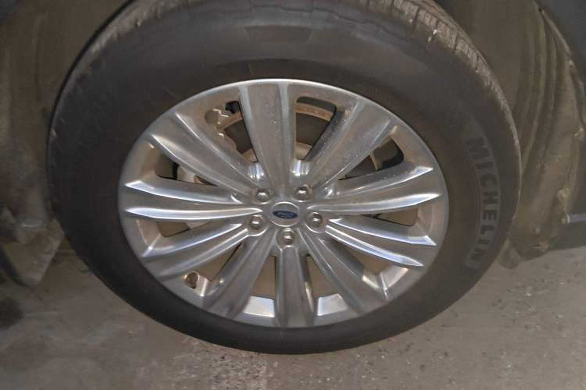 Used Ford Explorer 2020 EcoBoost 285 4x4 Titanium Edition 7-Seater Right Front Wheel Hub