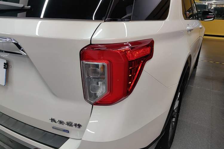 Used Ford Explorer 2020 EcoBoost 285 4x4 Trend Edition 7-Seater Right Rear Taillight