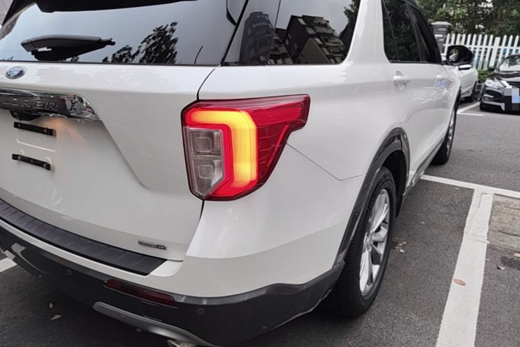 Used Ford Explorer 2020 EcoBoost 285 Rear-Drive Trend Edition 7-Seater Right Rear Taillight