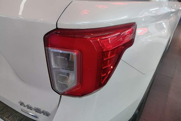 Used Ford Explorer 2020 EcoBoost 285 4x4 Trend Edition 7-Seater Right Rear Taillight