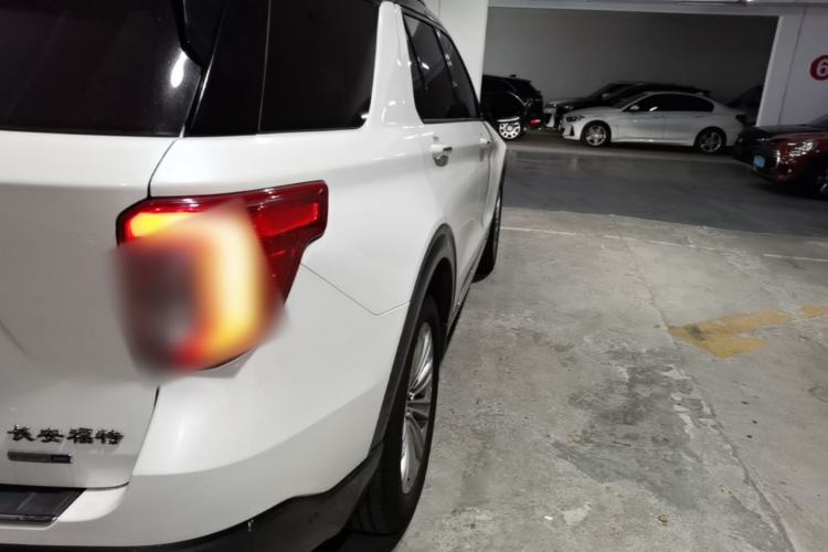 Used Ford Explorer 2020 EcoBoost 285 4x4 Titanium Edition 7-Seater Right Rear Taillight