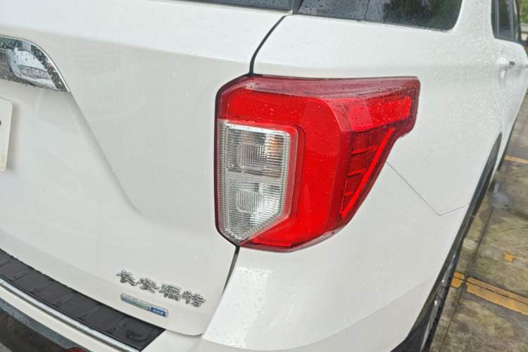 Used Ford Explorer 2020 EcoBoost 285 4x4 Titanium Edition 6 Seats Right Rear Taillight