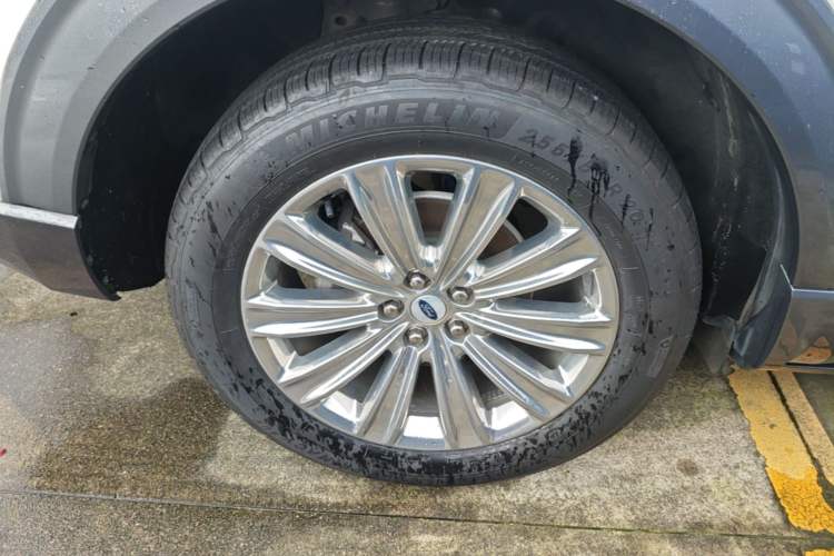 Used Ford Explorer 2020 EcoBoost 285 4x4 Titanium Edition 6 Seats Right Rear Wheel Hub