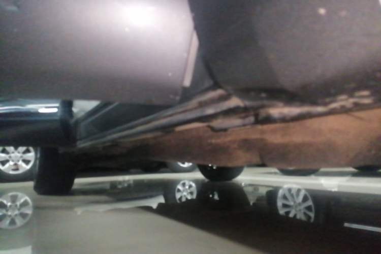 Used Ford Explorer 2020 EcoBoost 285 4x4 Trend Edition 7-Seater Right Side Sill