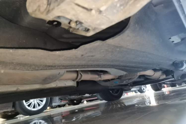 Used Ford Explorer 2020 EcoBoost 285 Four-Wheel Drive Trend Edition 6 Seats Right Side Sill