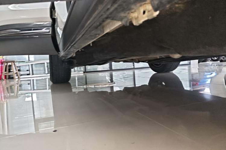 Used Ford Explorer 2020 EcoBoost 285 4x4 Titanium Edition 6 Seats Right Side Sill
