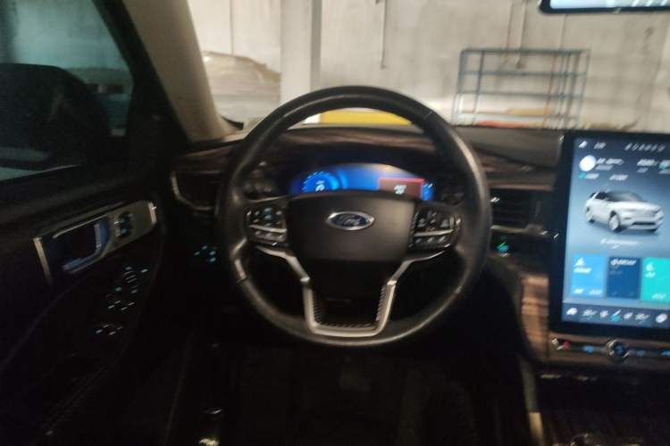 Used Ford Explorer 2020 EcoBoost 285 4x4 Titanium Edition 7-Seater Steering Wheel