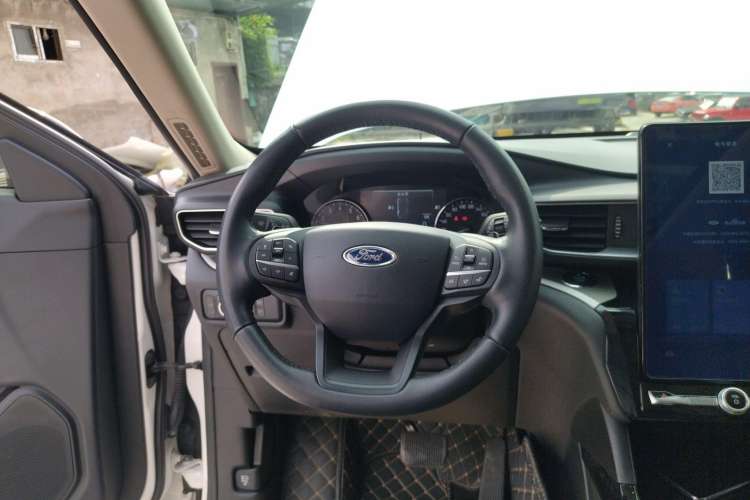 Used Ford Explorer 2020 EcoBoost 285 Rear-Drive Trend Edition 6 Seats Steering Wheel